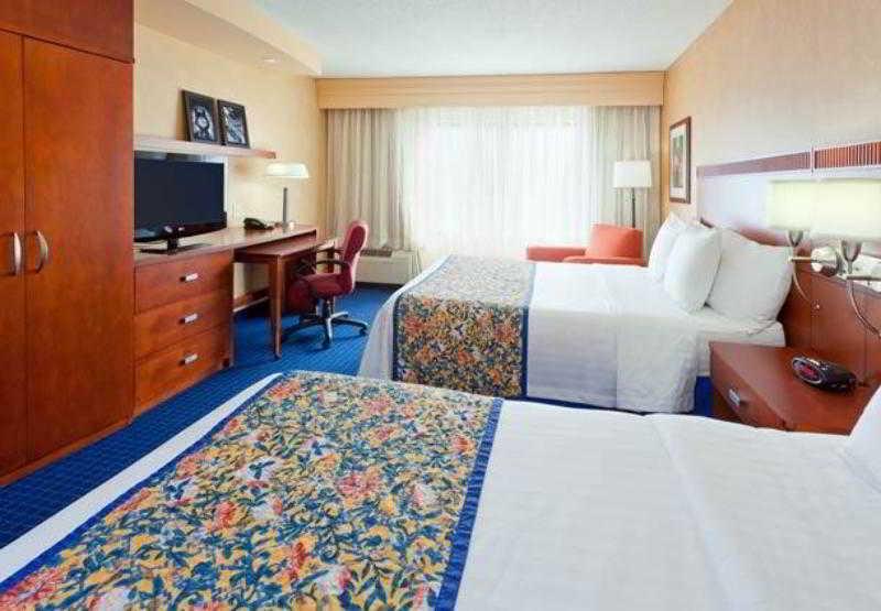 Courtyard Hartford Farmington Hotel Szoba fotó